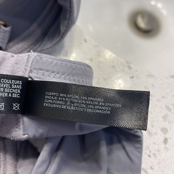 NATORI woman’s gray underwire bra - Picture 10 of 11